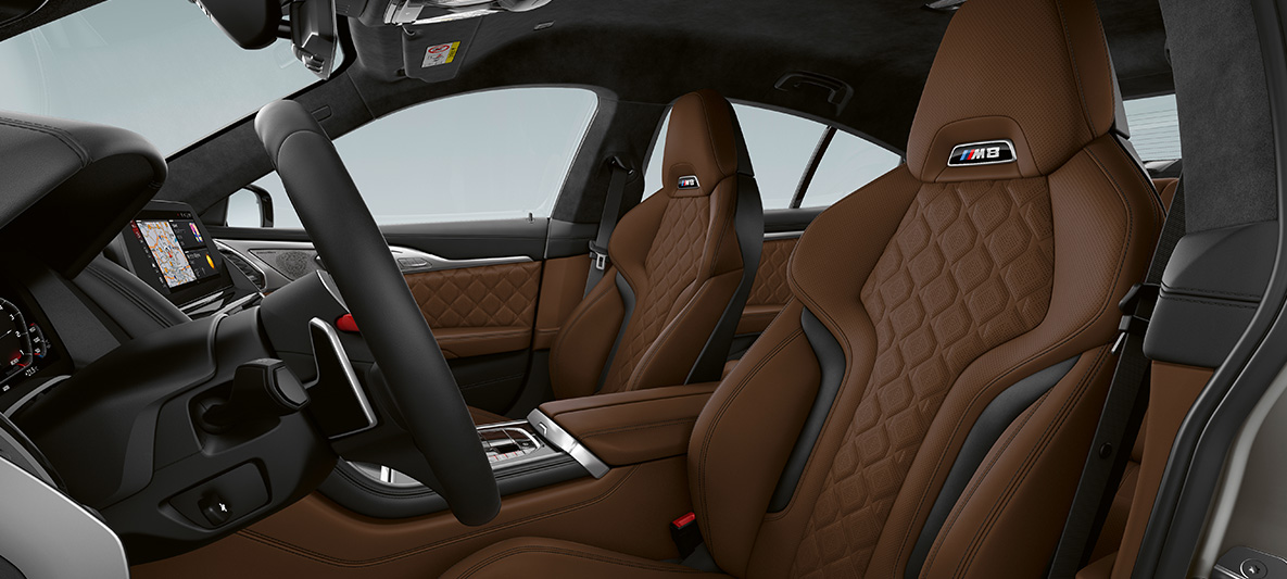 Sièges M sport en cuir Merino de la BMW M8 Gran Coupé F93 Sièges M sport avec logo M8 en cuir Merino de la BMW M8 Gran Coupé F93 2020, habitacle