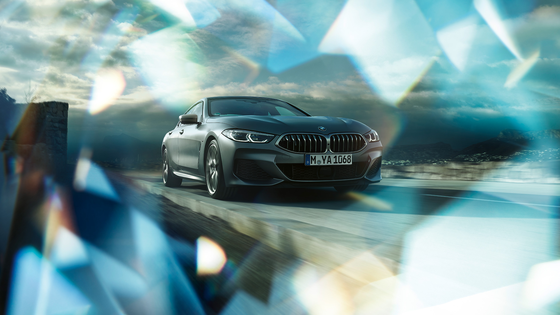 BMW M850i xDrive Gran Coupé driekwart vooraanzicht BMW M850i xDrive Gran Coupé G16 2019 BMW Individual Frozen Bluestone metallic driekwart vooraanzicht