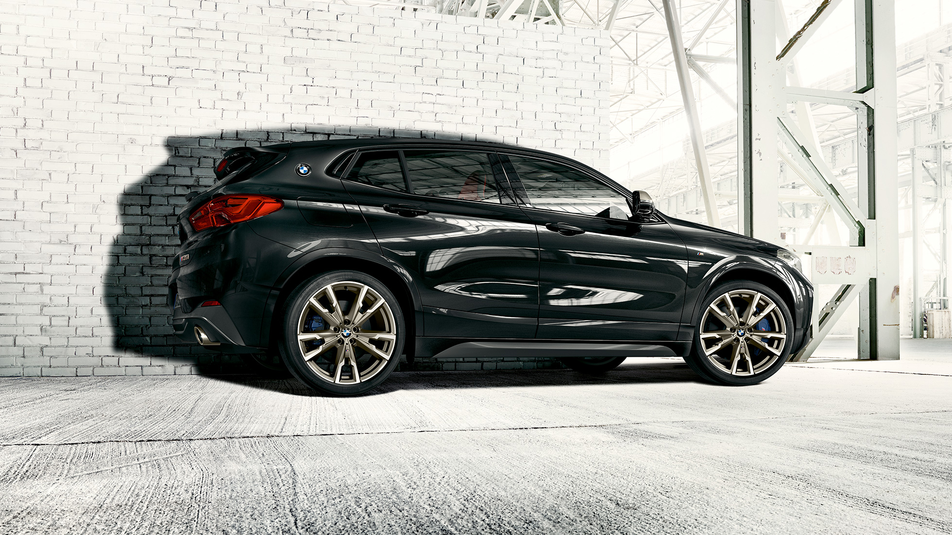 Exterieur BMW X2 M35i SUV Exterieur BMW X2 M35i SUV Saphirschwarz metallic F39 zijaanzicht