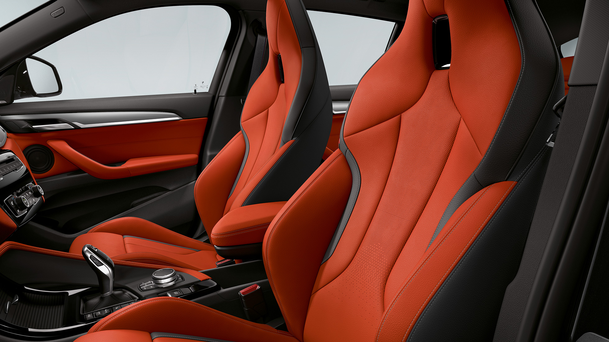 M sportzetels BMW X2 M35i SUV M sportzetels BMW X2 M35i SUV F39 interieur