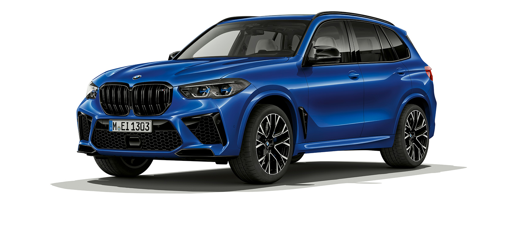 BMW X5 M Competition driekwart zijaanzicht BMW X5 M Competition F95 2020 Marina Bay Blau metallic driekwart zijaanzicht