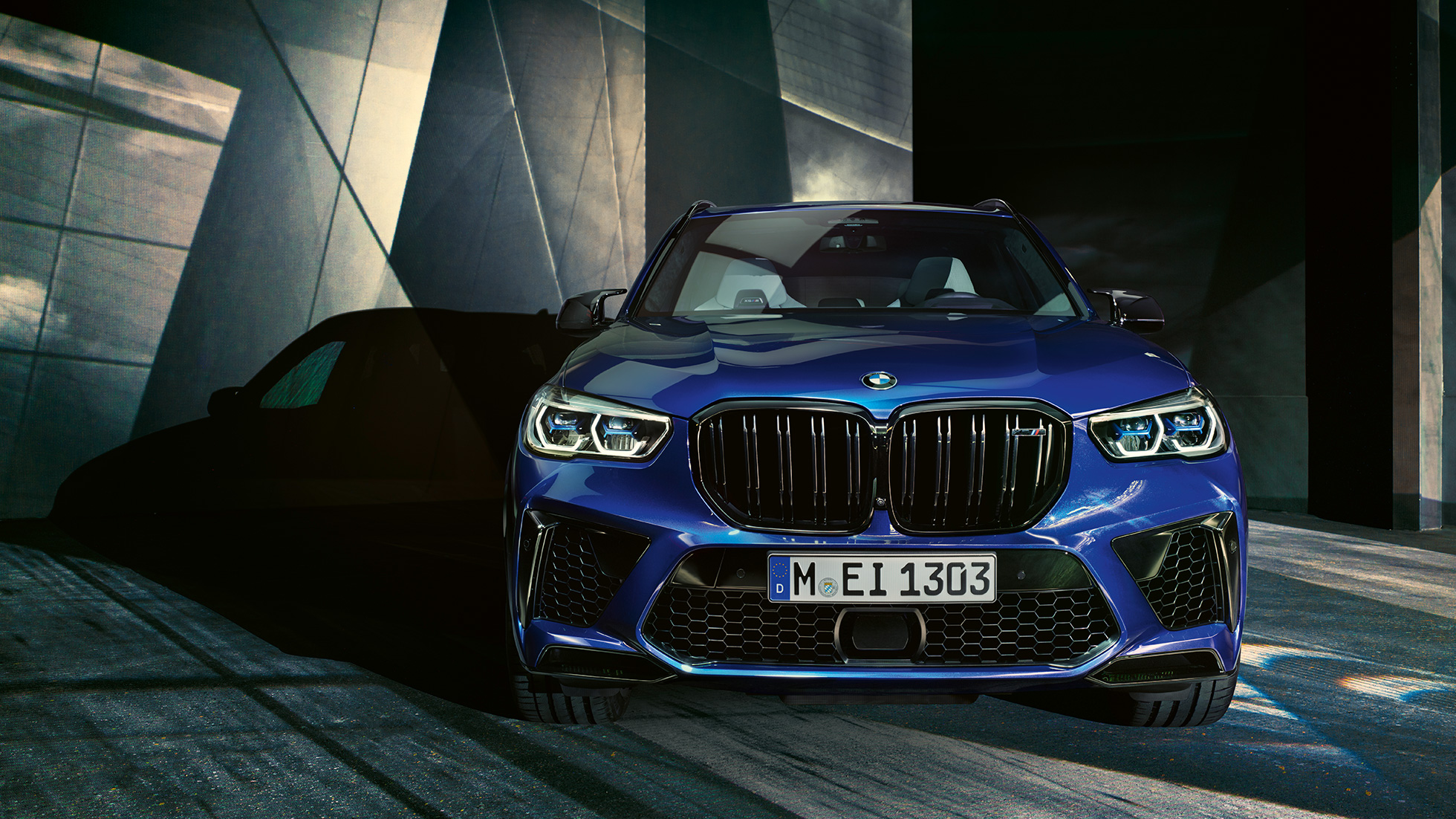 Exterieurdesign BMW X5 M Competition SUV Exterieurdesign BMW X5 M Competition SUV F95 2020 Marina Bay Blau metallic vooraanzicht