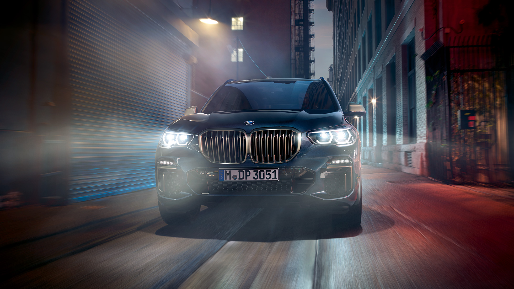 Dubbele BMW nieren BMW X5 M50i en M50d SUV Dubbele BMW nieren in Ceriumgrau BMW X5 M50i en M50d SUV G05 Carbonschwarz metallic vooraanzicht