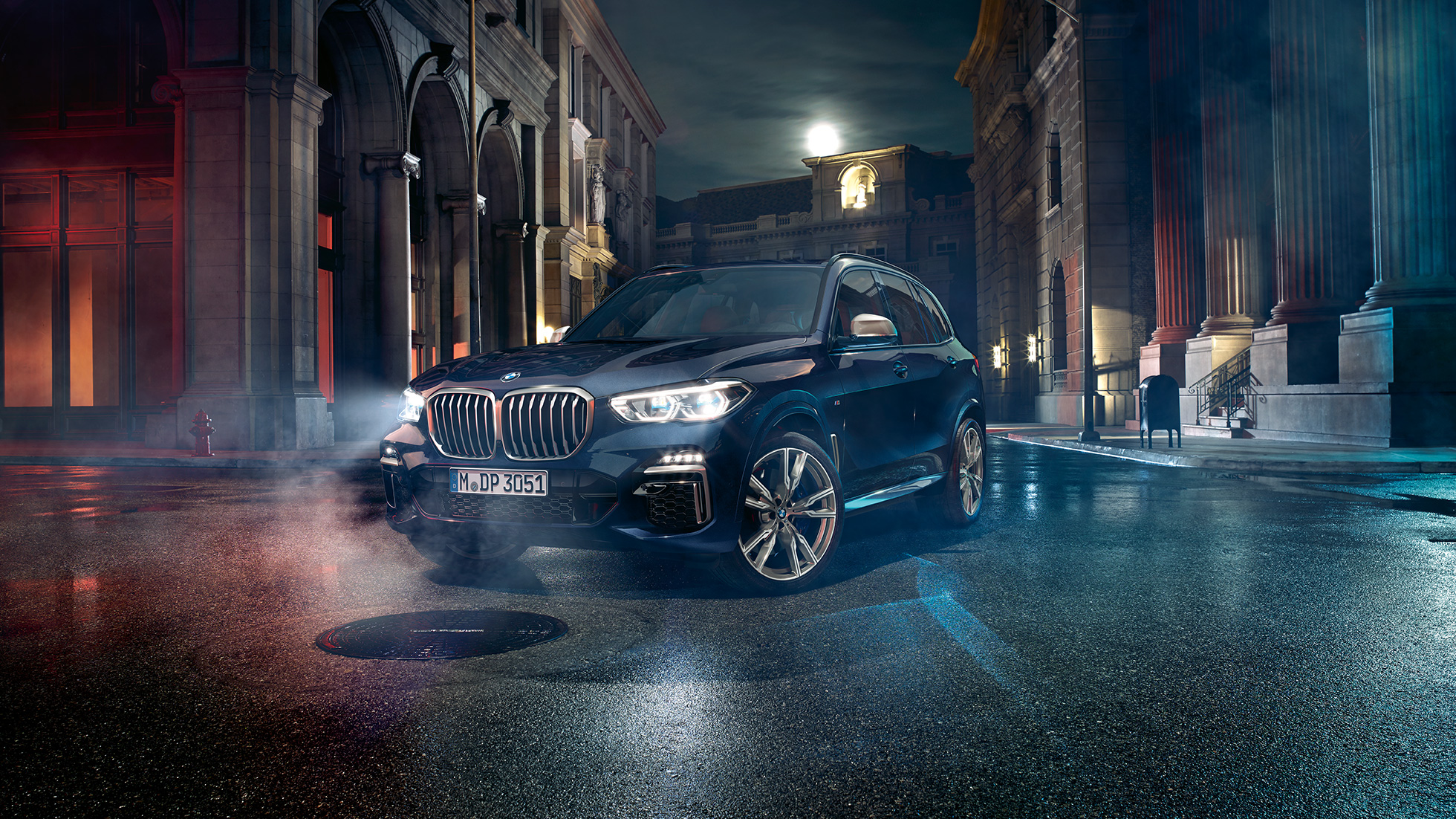 Koplampen BMW X5 M50i en M50d SUV Koplampen met X Laserlight BMW X5 M50i en M50d SUV G05 Carbonschwarz metallic driekwart vooraanzicht