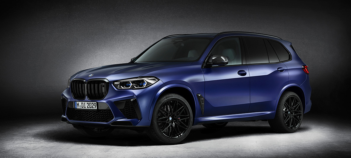 BMW X5 M First Edition F95 2020 BMW Individual special paint work Frozen Marina Bay Blue metallic matte three-quarter front view BMW X5 M First Edition F95 2020 BMW Individual special paint work Frozen Marina Bay Blue metallic matte three-quarter front view