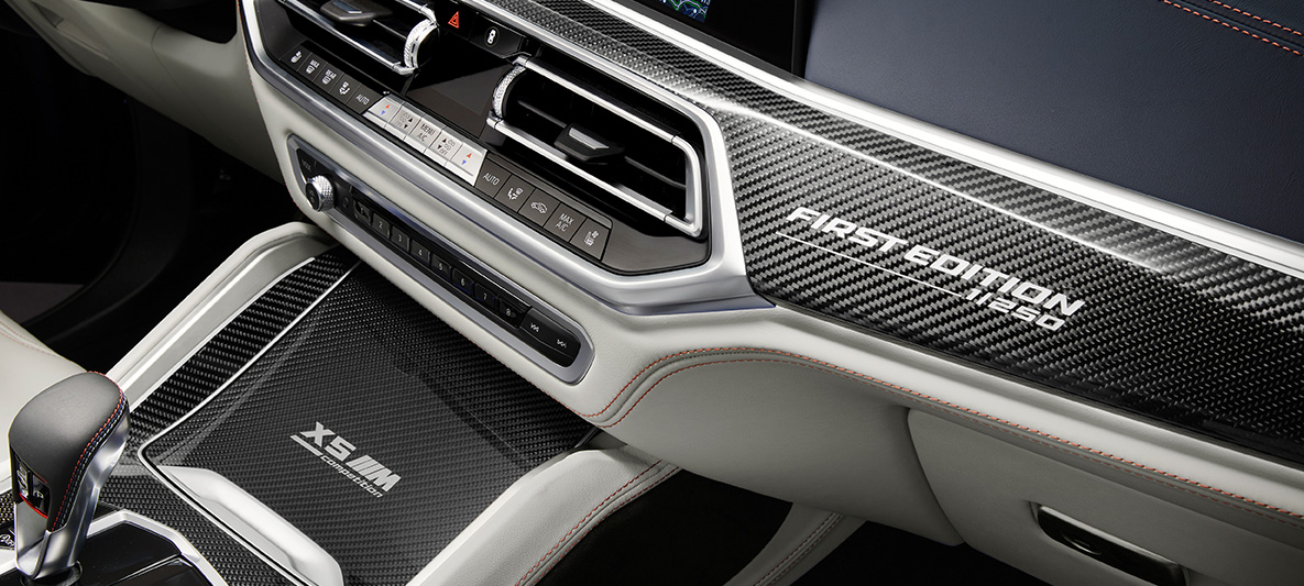 BMW X5 M First Edition F95 2020 interior trim finsihers in 'Carbon Fibre' with „First Edition“ inscription BMW X5 M First Edition F95 2020 interior trim finsihers in 'Carbon Fibre' with „First Edition“ inscription