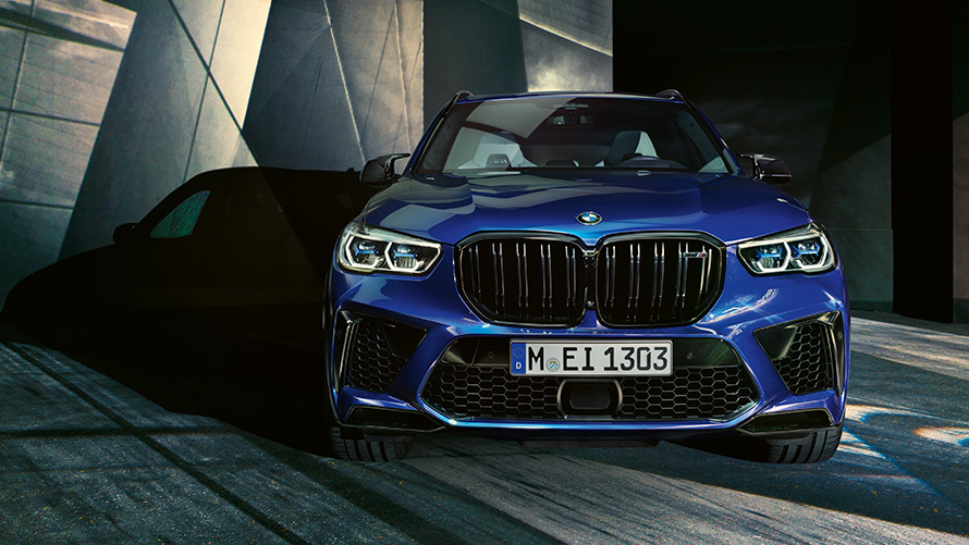 BMW X5 M Competition F95 technische gegevens BMW X5 M Competition F95 2020 SUV Marina Bay Blau metallic vooraanzicht technische gegevens