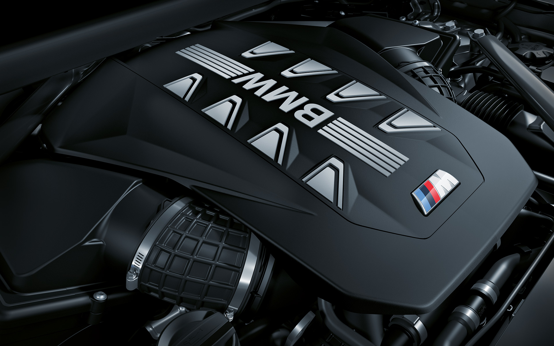 BMW X5 M60i xDrive G05 MP motor BMW X5 M60i xDrive G05 MP motor close-up