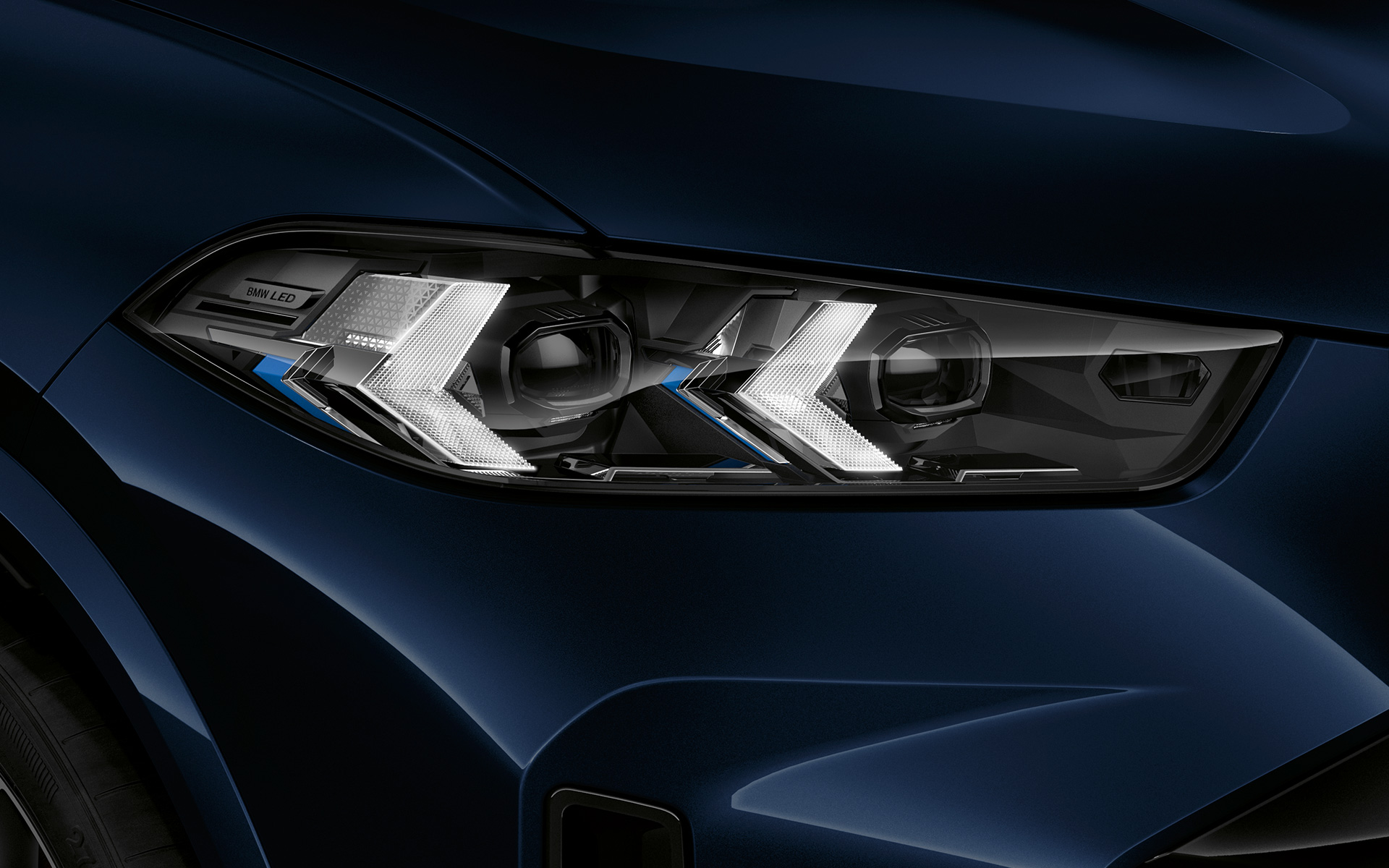 BMW X5 M60i xDrive G05 MP koplamp BMW X5 M60i xDrive G05 MP koplamp close-up