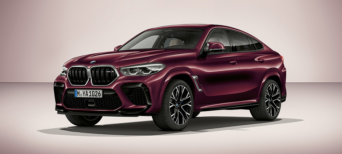 BMW X6 M SUV en BMW Individual Ametrin metallic BMW X6 M SUV F96 2020 en BMW Individual Ametrin metallic, vue de trois quarts profil