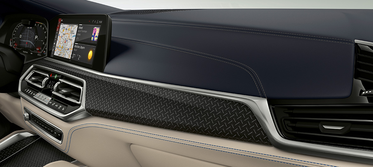 BMW X6 M SUV Individual F96 2020, habitacle BMW X6 M SUV F96 2020, habitacle, inserts de décoration Individual en bois noble Fineline Schwarz avec incrustation en aluminium