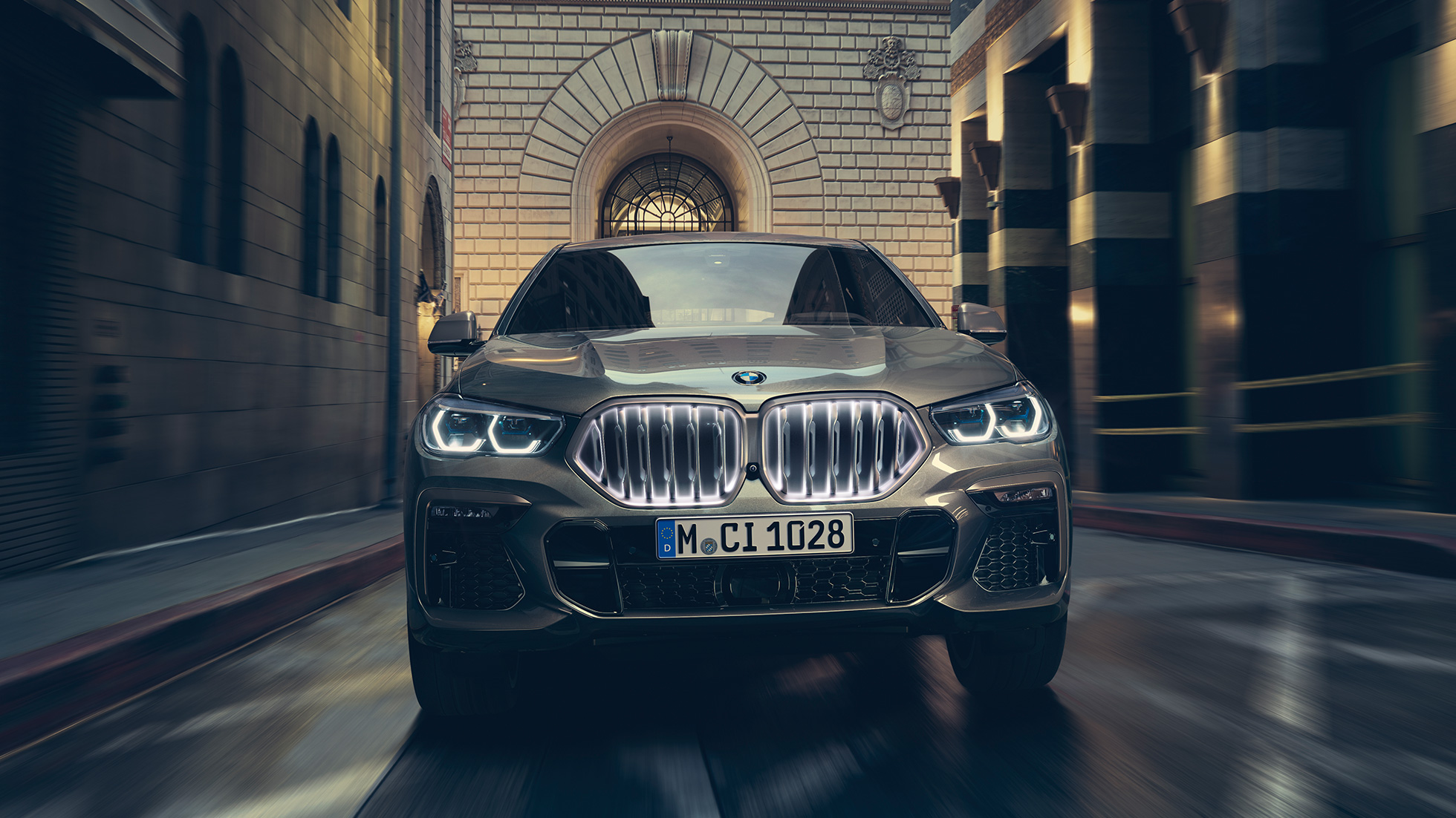 BMW X6 M50d SUV avec moteur diesel 6 cylindres M TwinPower Turbo G06 BMW X6 M50d SUV avec moteur diesel 6 cylindres M TwinPower Turbo, vue avant Manhattan metallic G06