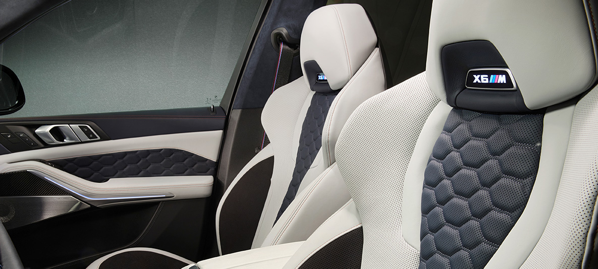 BMW X6 M SUV First Edition F96 2020 Intérieur Sièges multifonctions garnissage tout cuir mixte Merino/Alcantara Silverstone/Nachtblau BMW X6 M SUV First Edition F96 2020 Intérieur Sièges multifonctions garnissage tout cuir mixte Merino/Alcantara Silverstone/Nachtblau
