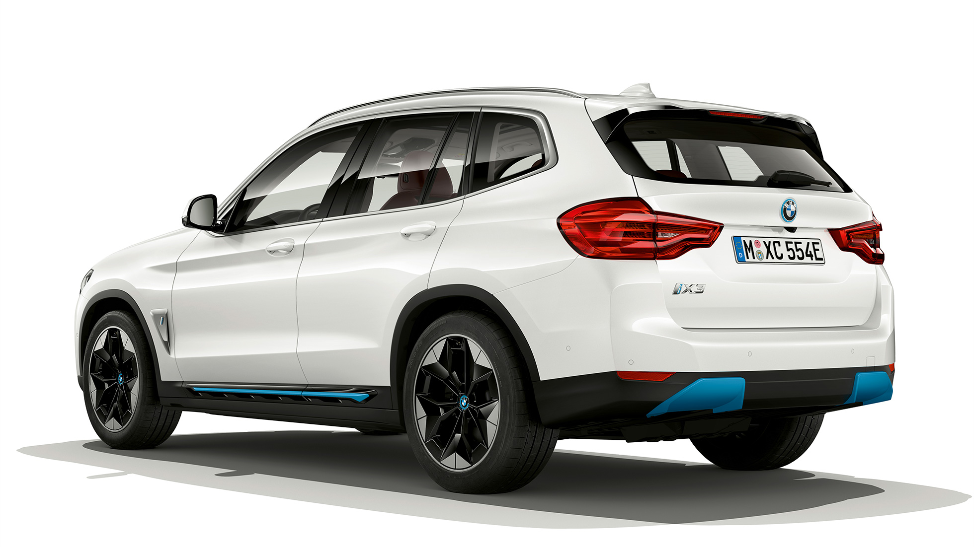 BMW iX3 SUV G08, modèle "Impressive", vue de trois quarts arrière BMW iX3 SUV G08 2020, modèle "Impressive" en Mineralweiß metallic, vue de trois quarts arrière