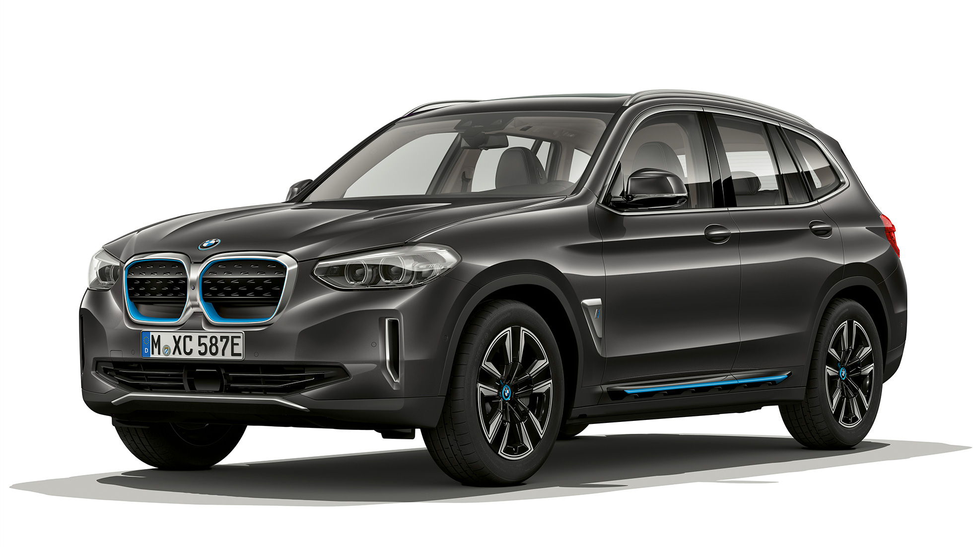 BMW iX3 SUV G08 2020, modèle "Inspiring", vue de trois quarts avant BMW iX3 SUV G08 2020, modèle "Inspiring" en Sophistograu Brillianteffekt, vue de trois quarts avant