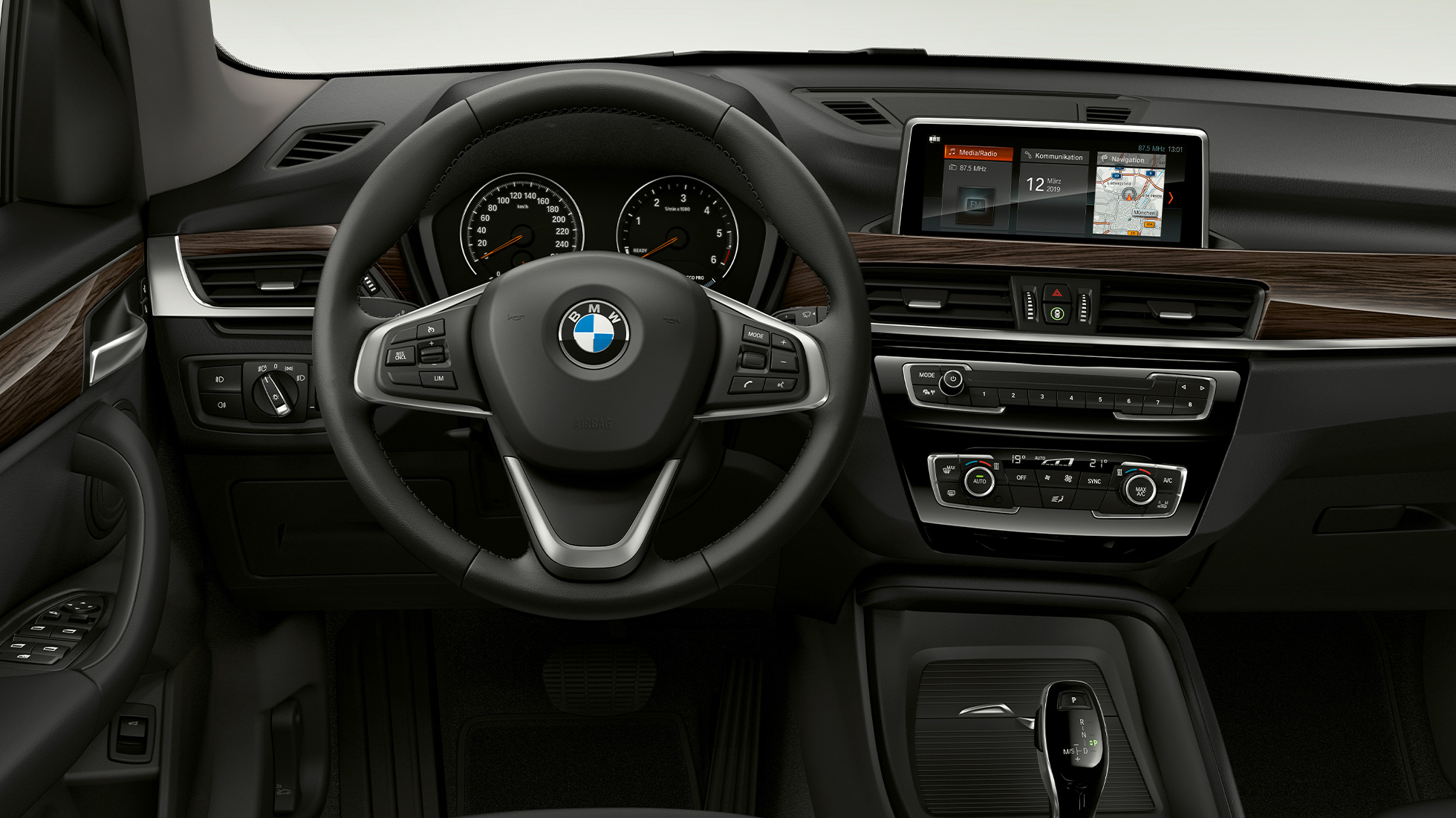 BMW X3 X1, Modèle Advantage, intérieur F48 BMW X1, Modèle Advantage, intérieur avec vue sur le poste de conduite F48