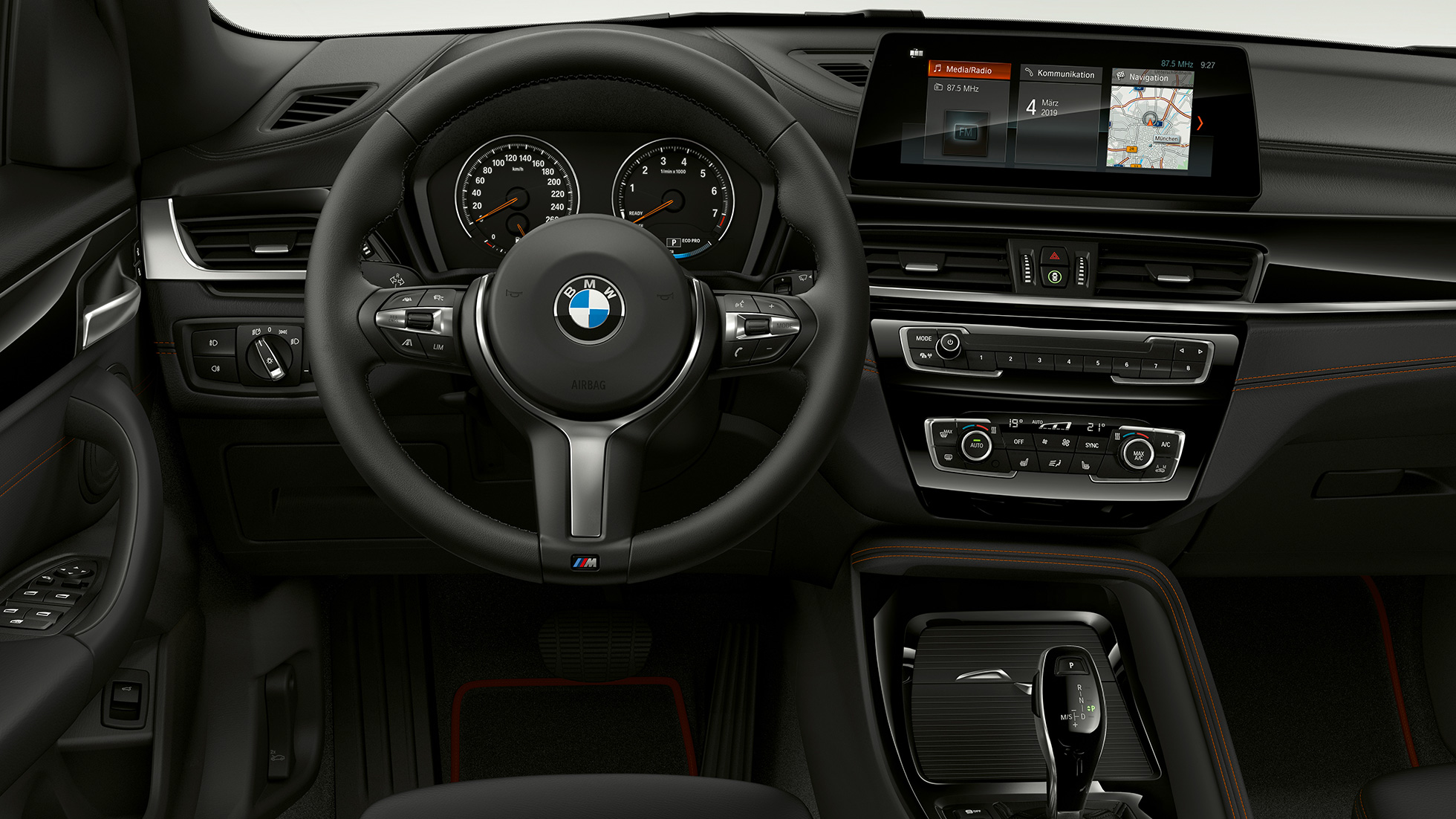 BMW X1, Modèle Sport Line, intérieur F48 BMW X1, Modèle Sport Line, intérieur avec vue sur le poste de conduite F48