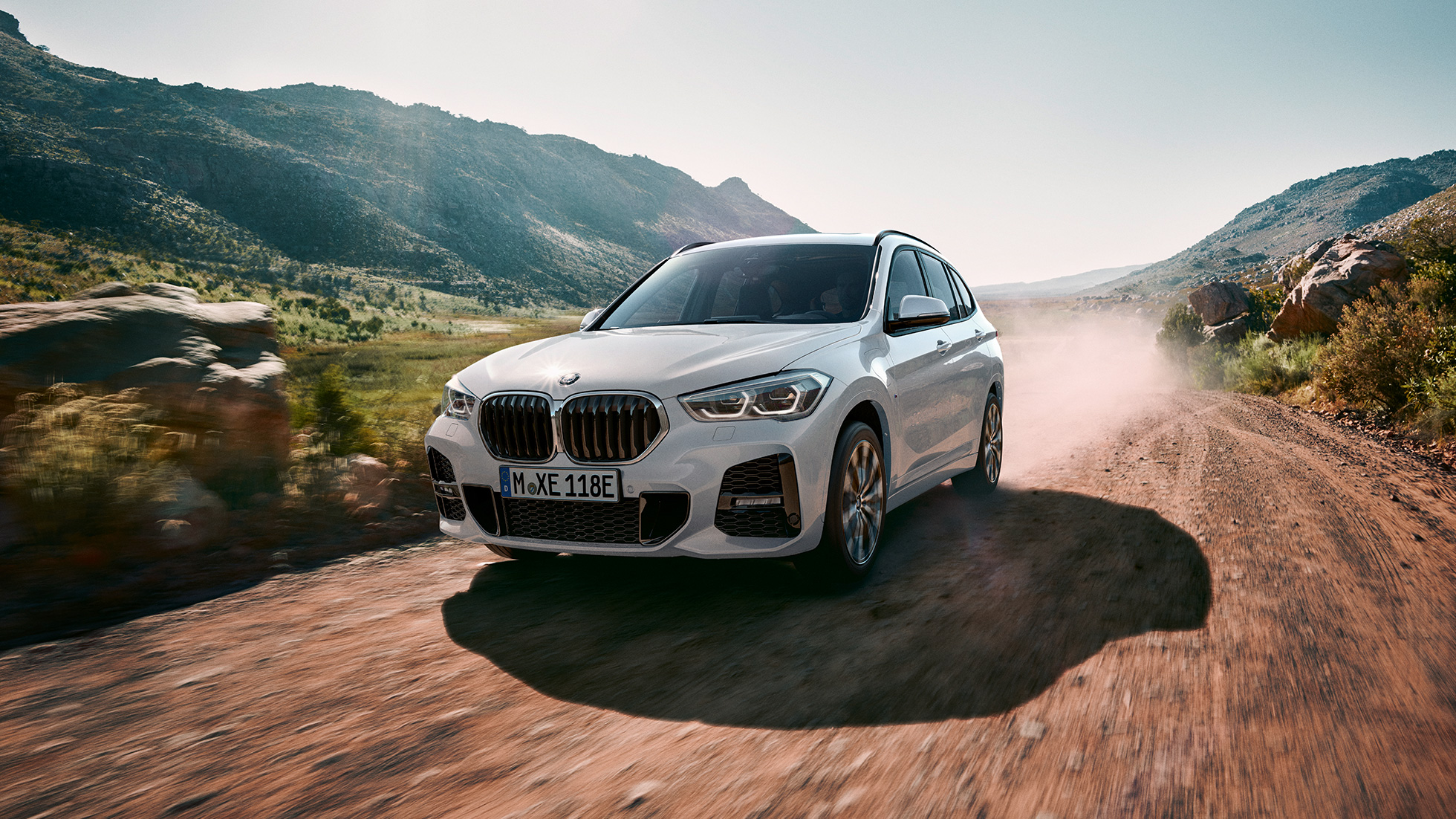 Plug-in-hybride BMW X1 xDrive25e F48 Plug-in-hybride BMW X1 xDrive25e F48 2019 in beweging driekwart vooraanzicht F48