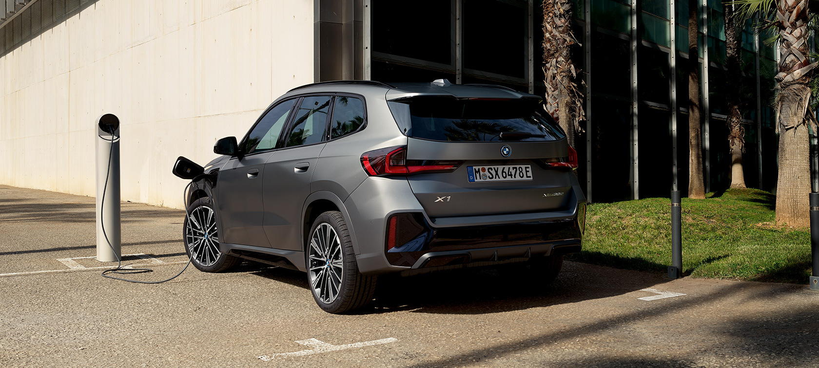 BMW X1 (U11) : Modèles, caractéristiques techniques, hybrides et prix