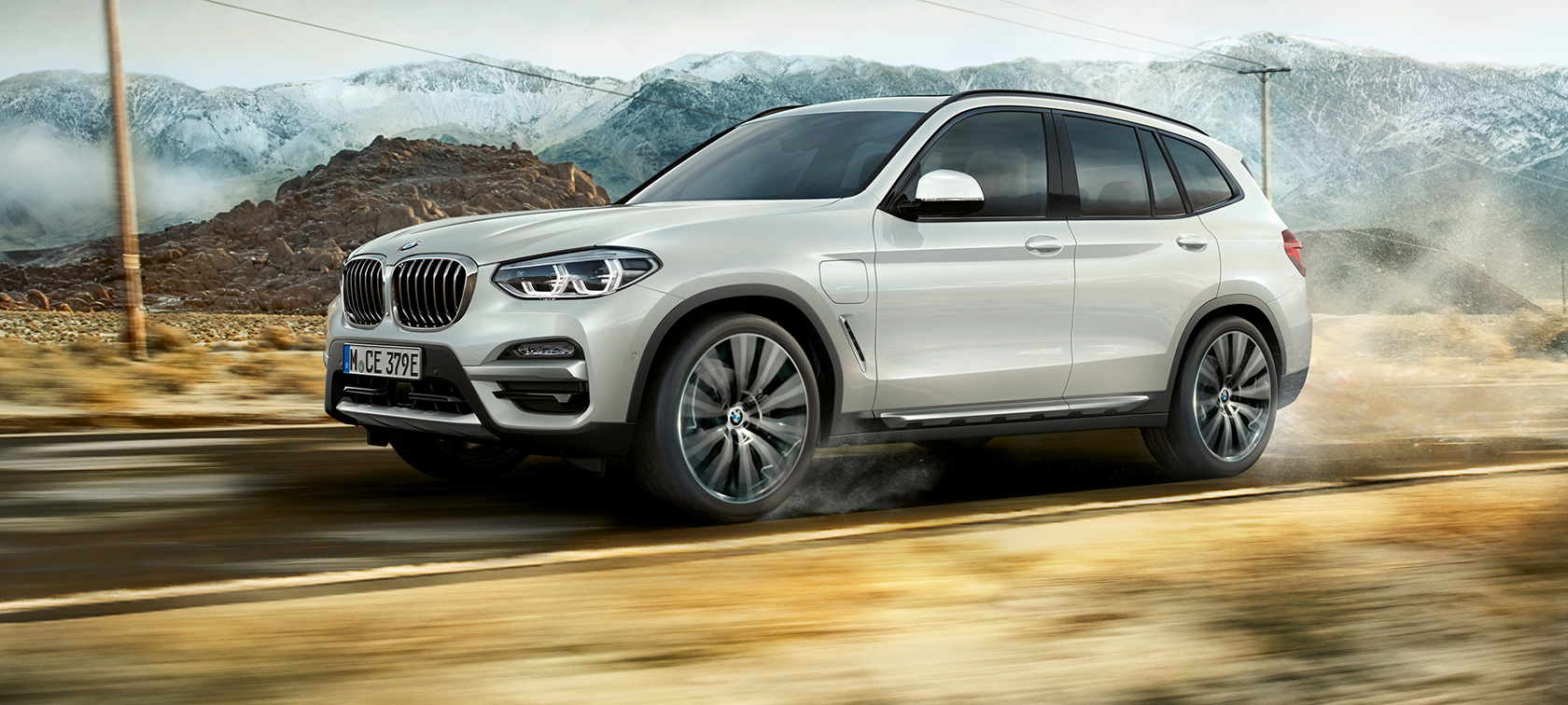 BMW X3 xDrive30e dans un virage G01 BMW X3 xDrive30e dans un virage G01