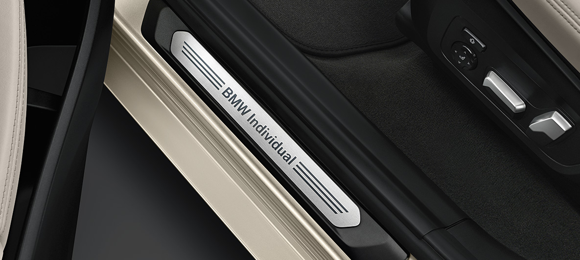 BMW X3, seuils de porte BMW Individual avec inscription BMW Individual G01 BMW X3, seuils de porte BMW Individual avec inscription BMW Individual G01