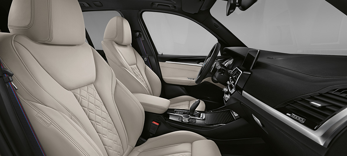 BMW X3, revêtement intérieur BMW Individual étendu en cuir Merino Feinnarbe en Elfenbeinweiß G01 BMW X3, revêtement intérieur BMW Individual étendu en cuir Merino Feinnarbe en Elfenbeinweiß G01
