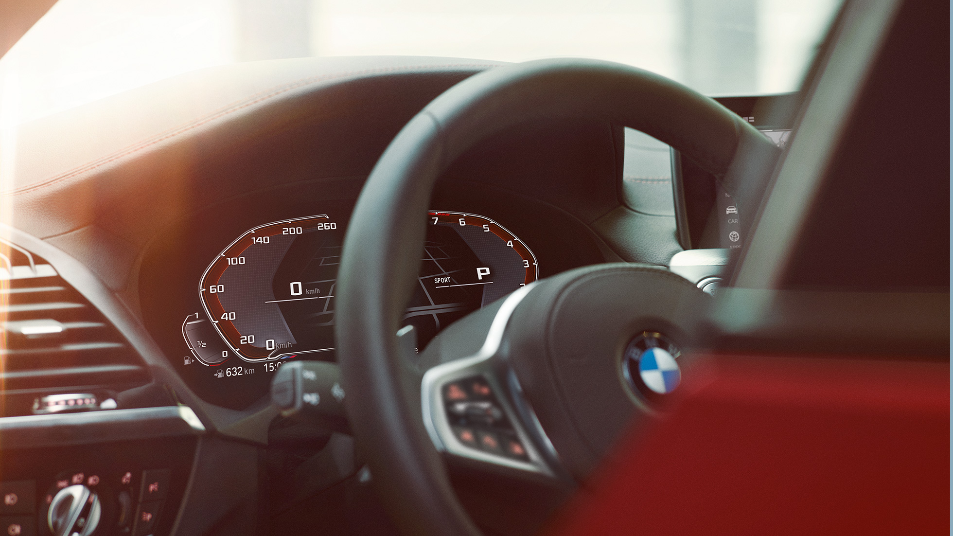 Poste de conduite de la BMW X4 G02 BMW X4 G02 2018, vue en gros plan du poste de conduite