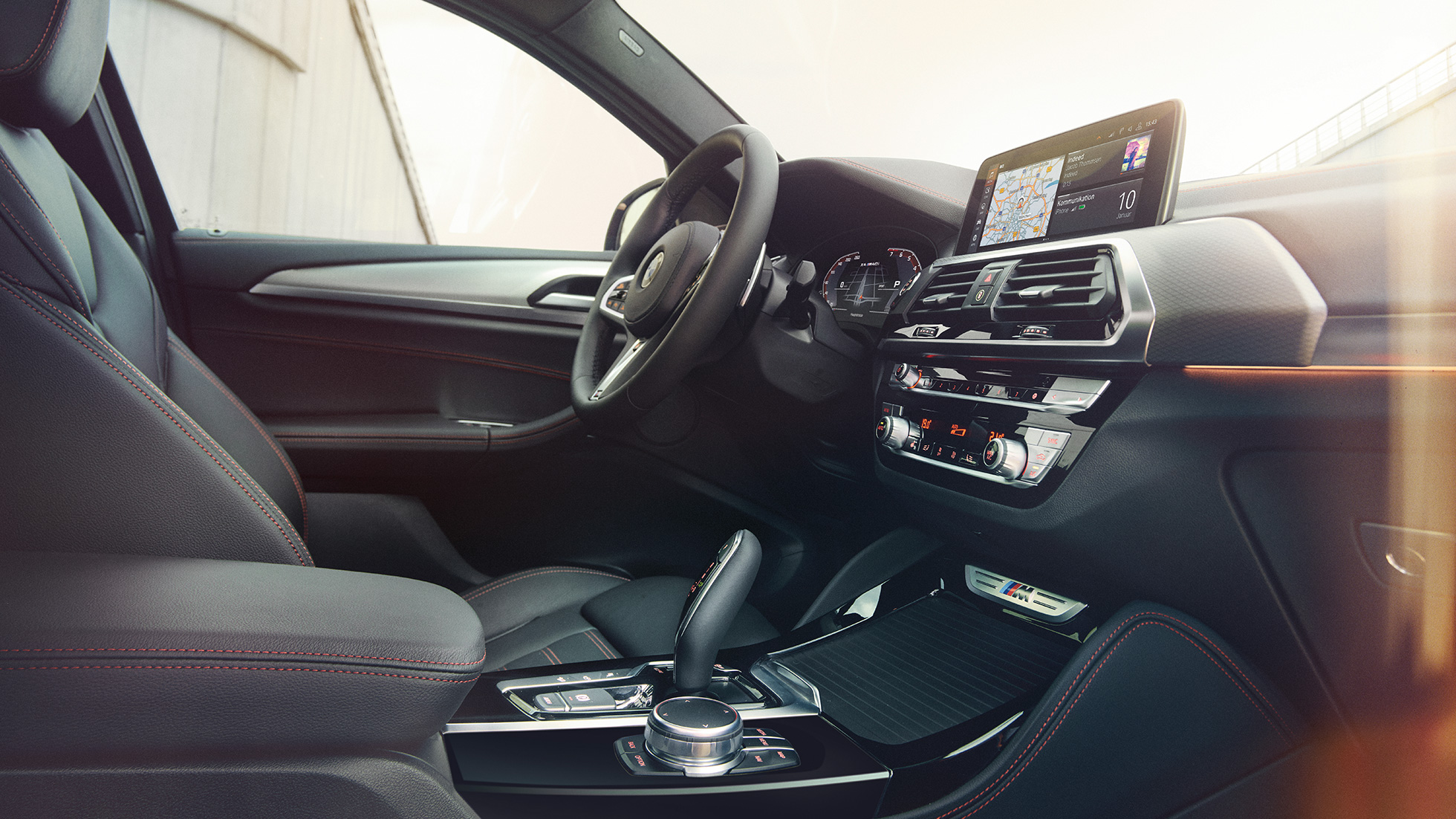 Aménagement intérieur somptueux de la BMW X4 G02 Aménagement intérieur somptueux de la BMW X4 G02 2018 habitacle