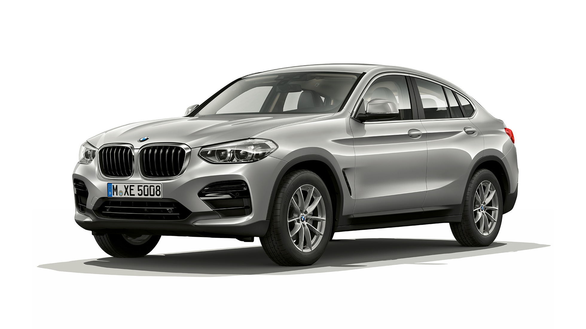 BMW X4 Modèle Advantage vue de trois quarts avant G02 BMW X4 xDrive20d Modèle Advantage G02 2018 en Glaciersilber vue de trois quarts avant