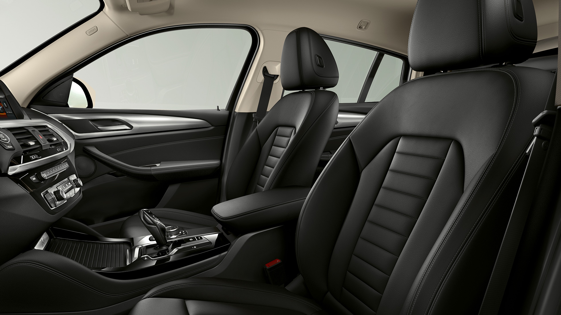 Garnissages de la BMW X4 Modèle Advantage G02 Garnissages de la BMW X4 xDrive20d Modèle Advantage G02 2018 Habitacle