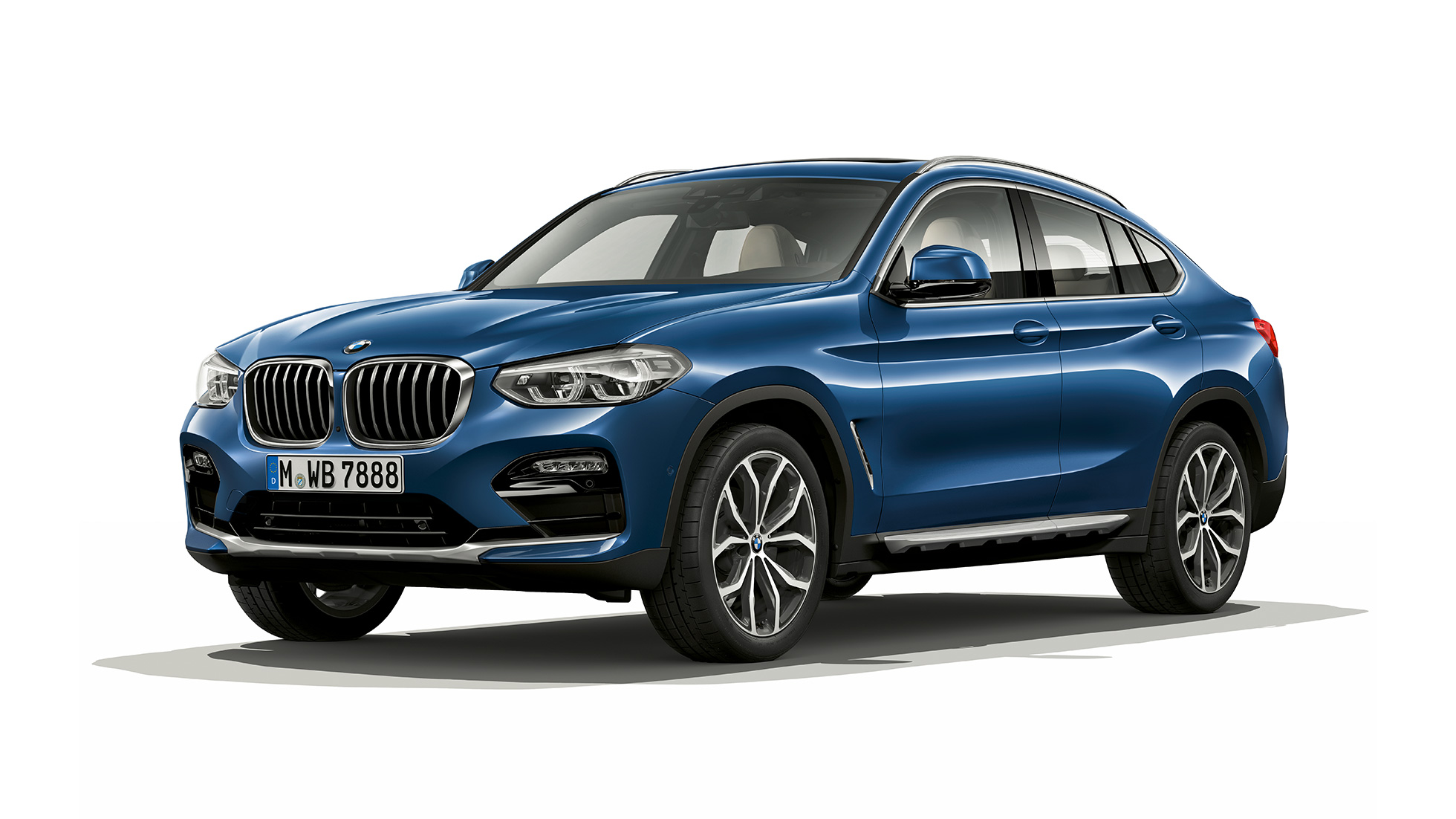 BMW X4 Modèle xLine vue de trois quarts avant G02 BMW X4 xDrive20d, Modèle xLine G02 2018 en Phytonicblau, vue de trois quarts avant