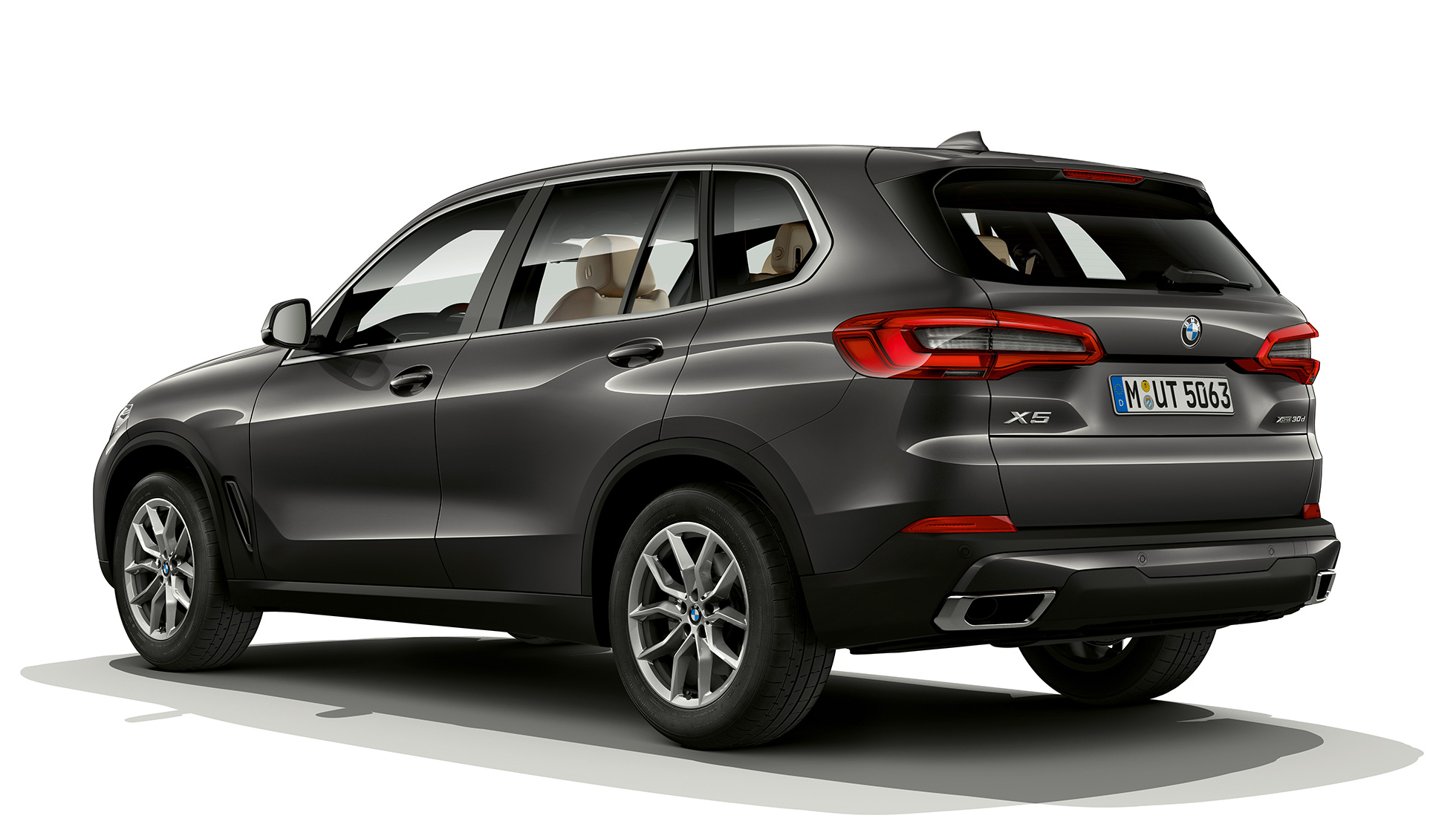 Basismodel BMW X5 xDrive30d SUV driekwart achteraanzicht Basismodel BMW X5 xDrive30d SUV G05 2018 Sophistograu Brillanteffekt metallic driekwart achteraanzicht