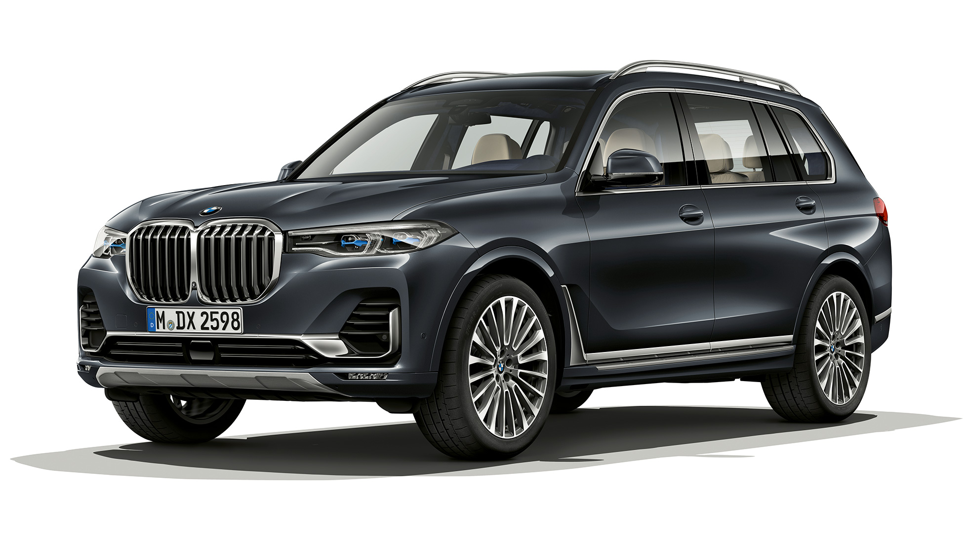 BMW X7, poste de conduite en design Pure Excellence G07 Gros plan de face du poste de conduite côté conducteur de la BMW X7, dotée de l’équipement du design Pure Excellence G07