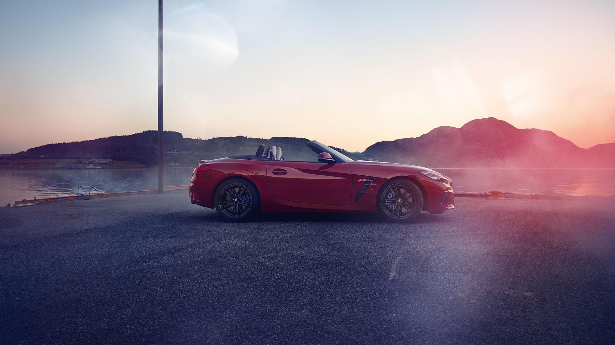 Zijaanzicht BMW Z4 Roadster G29 Zijaanzicht BMW Z4 Roadster voor bergpanorama G29