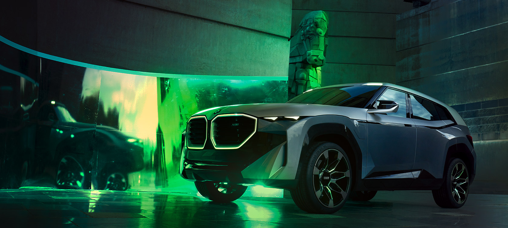 BMW Concept XM (G09) driekwart vooraanzicht stilstaand BMW Concept XM (G09) driekwart vooraanzicht stilstaand
