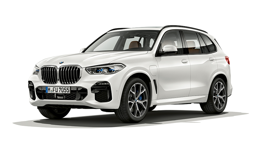 BMW X5 xDrive45e studio-opname BMW X5 xDrive45e studio-opname driekwart vooraanzicht