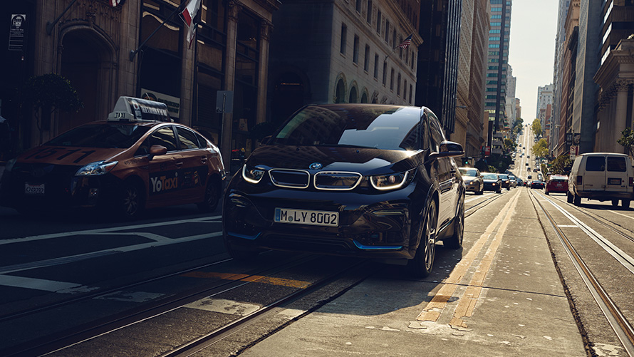 BMW i3s dans la rue BMW High-Power-Charging BMW i3s dans la rue