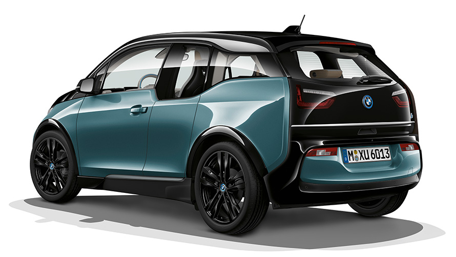 BMW i3 elektrische auto studio-opname BMW i3 elektrische auto studio-opname driekwart achteraanzicht