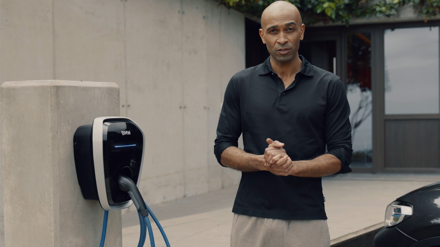 Hybride Rechargeable BMW X3 xDrive30e – la BMW Wallbox en vidéo Hybride Rechargeable BMW X3 xDrive30e – la BMW Wallbox en vidéo