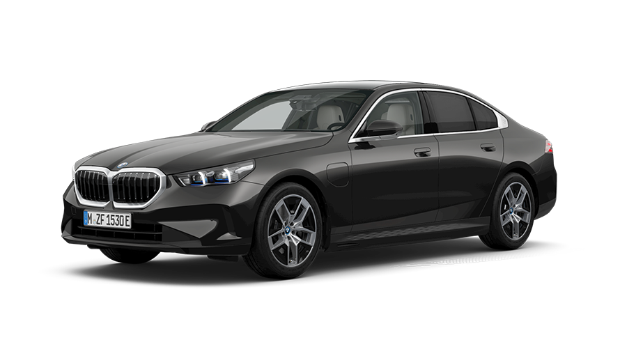 BMW 5 Reeks Berline G60 PHEV 3/4 vooraanzicht stilstaand