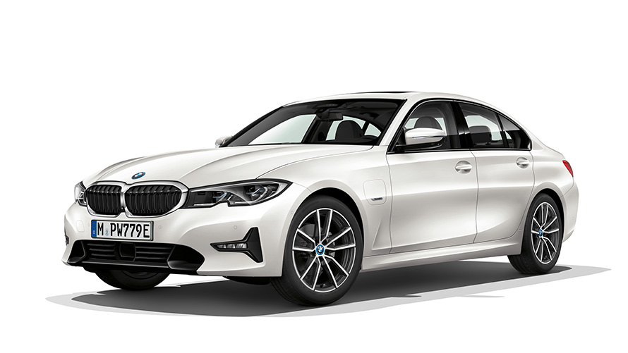 BMW 3 Reeks Berline plug-in-hybride driekwart vooraanzicht BMW 3 Reeks Berline plug-in-hybride studio-opname driekwart vooraanzicht