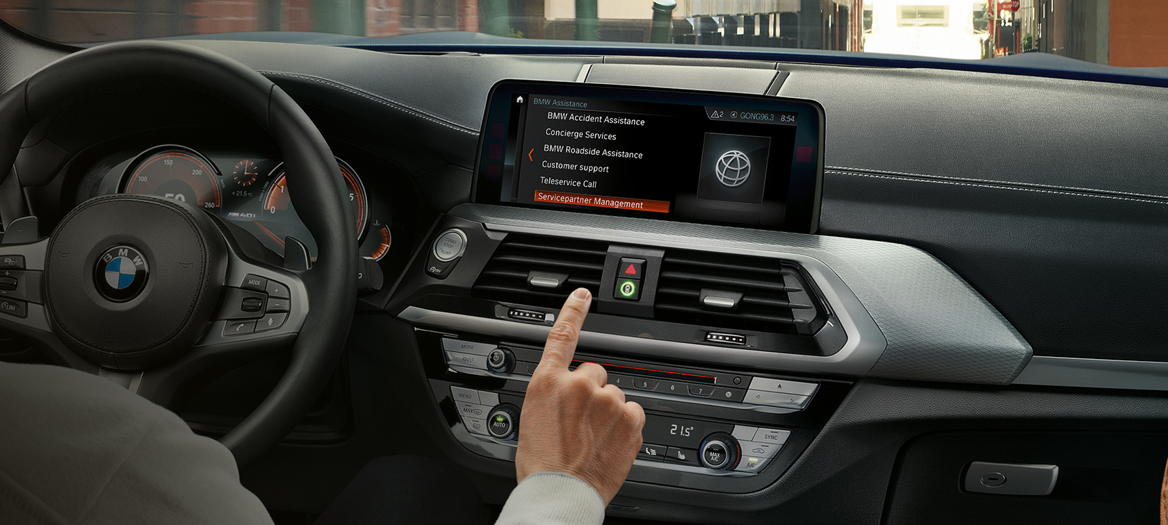 Interieurfoto van een BMW met Control Display Interieurfoto in een BMW met oproep op het Control Display