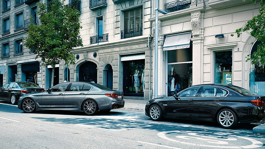 ParkNow Une BMW se gare, avec ParkNow.