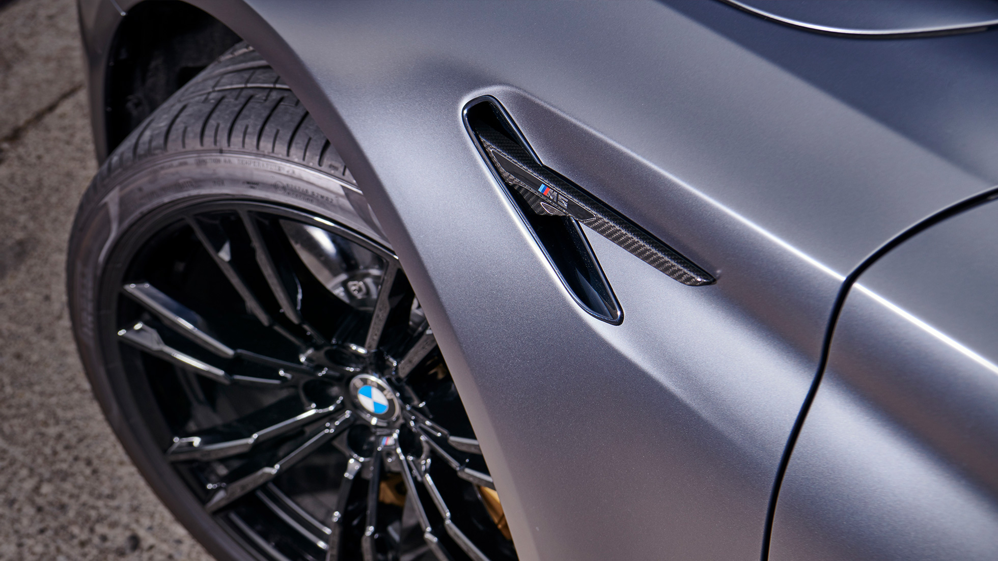 Entretoise décorative de l’Air Breather BMW M Performance en carbone Entretoise décorative de l’Air Breather design BMW M Performance en carbone