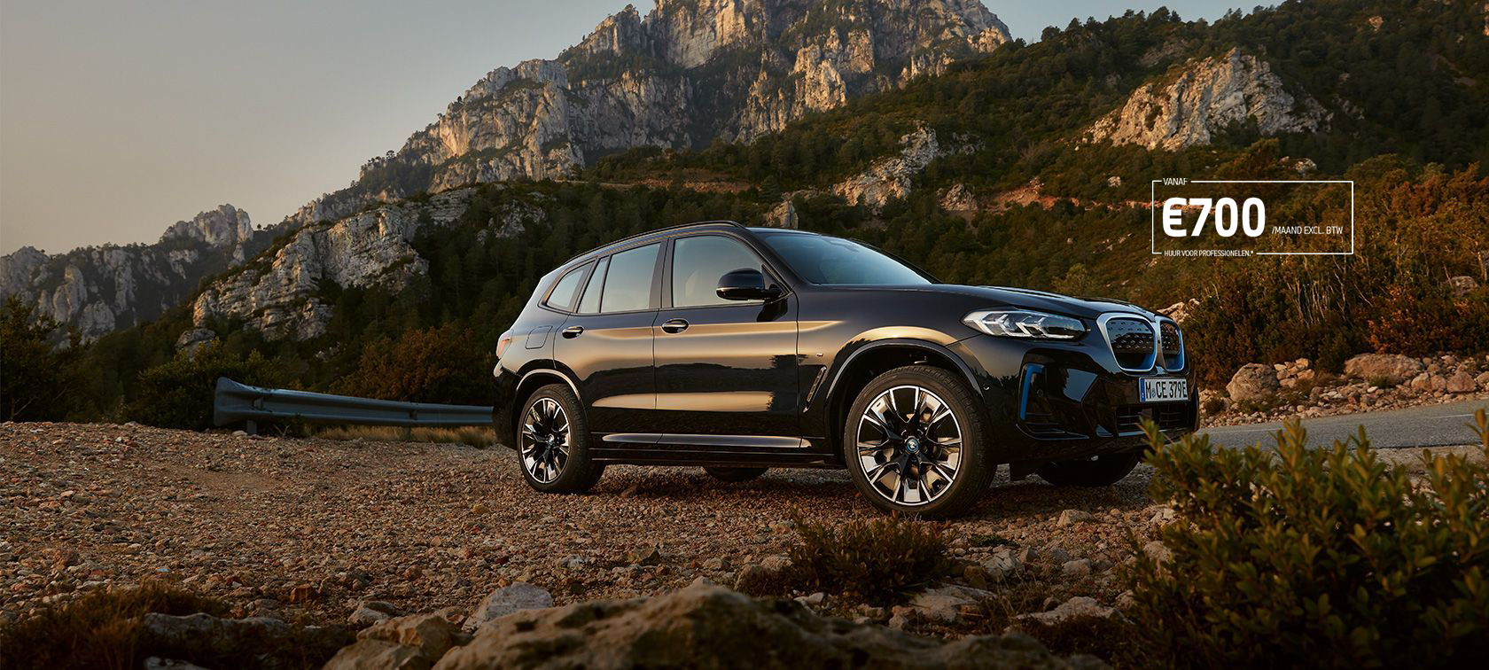 BMW iX3 G08 2021 M Carbonschwarz zijaanzicht