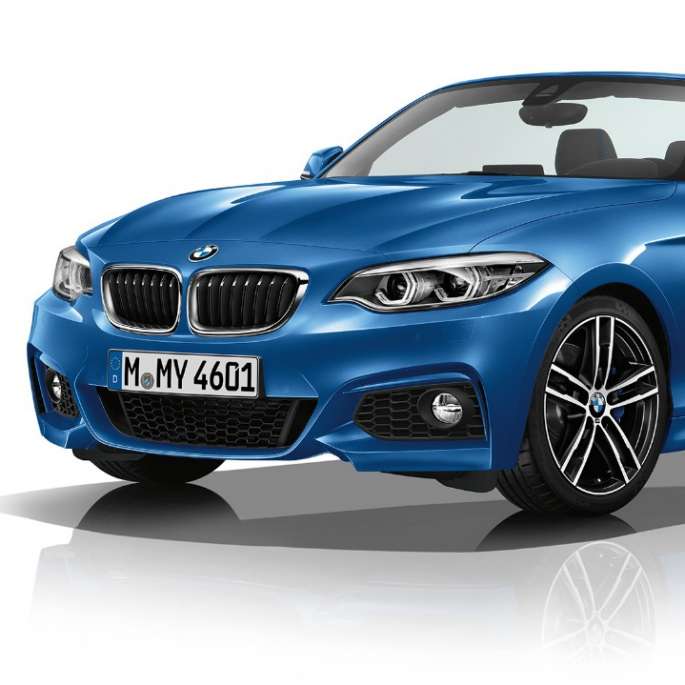 BMW Série 2 Cabrio, Modèle M Sport, vue de trois quarts face BMW Série 2 Cabrio, Modèle M Sport, vue de trois quarts face