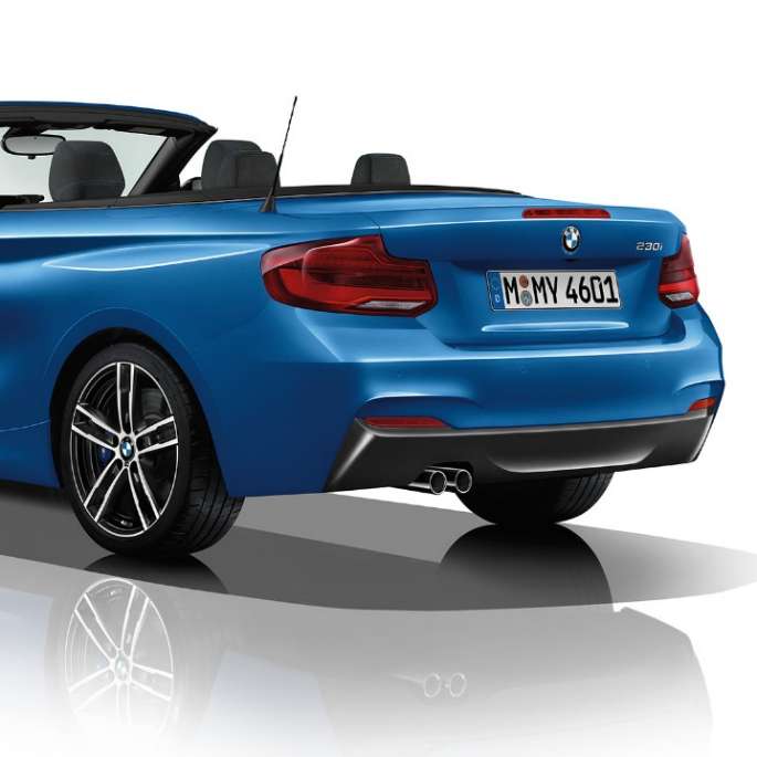 BMW Série 2 Cabrio, Modèle M Sport, vue de trois quarts de la poupe BMW Série 2 Cabrio, Modèle M Sport, vue de trois quarts de la poupe