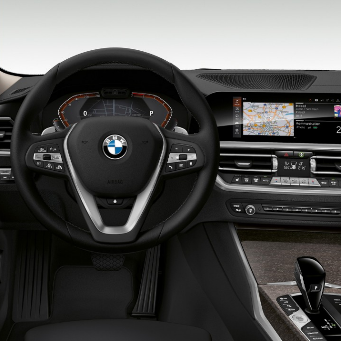 BMW Série 3 Berline, poste de conduite du Modèle Luxury Gros plan de face du poste de conduite côté conducteur de la BMW Série 3 Berline, dotée de l’équipement du Modèle Luxury.
