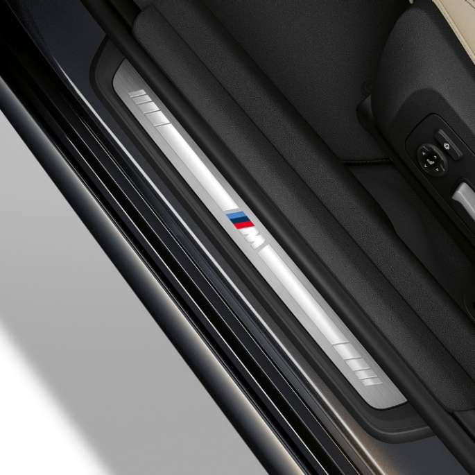 BMW Série 3 Touring, Modèle M Sport, seuil de porte G21