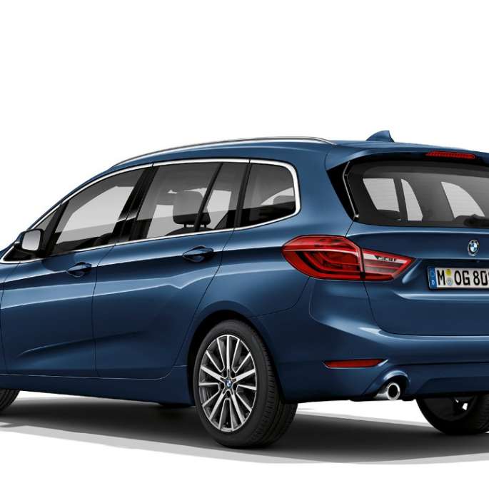 BMW 2 Reeks Gran Tourer 218i Model Advantage F46 facelift 2018 Phytonicblau driekwart achteraanzicht 